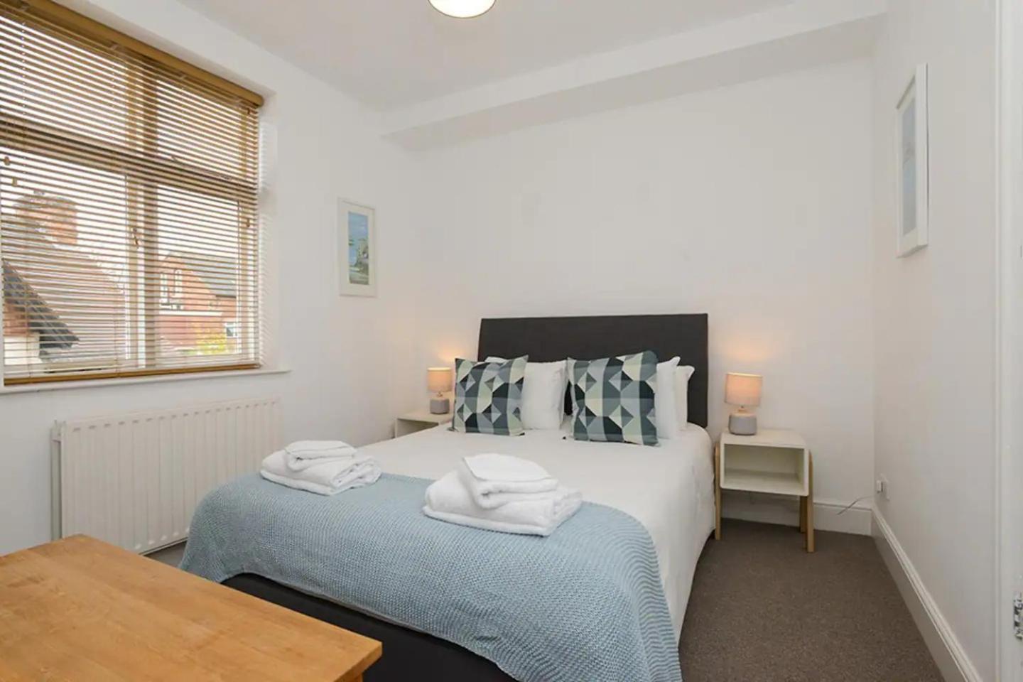 The Dagmar Grove Apartments Nottingham Bagian luar foto