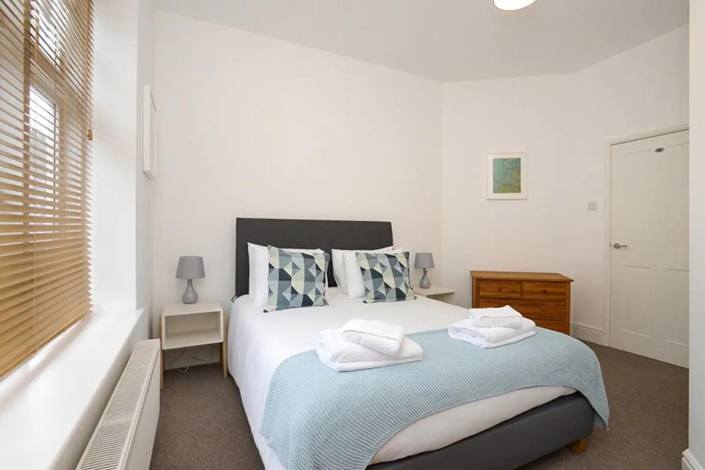 The Dagmar Grove Apartments Nottingham Bagian luar foto