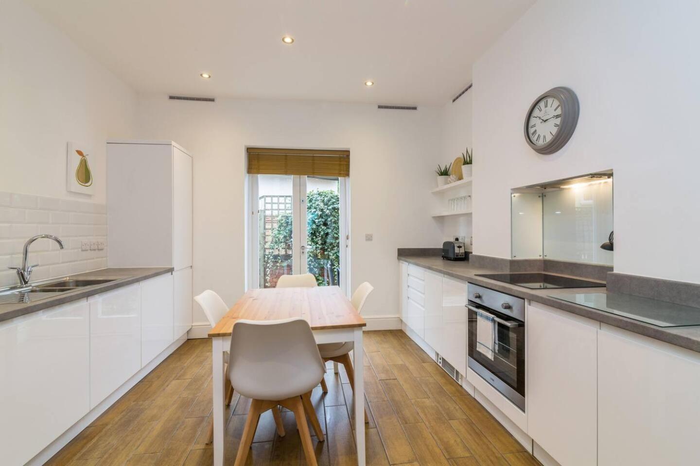 The Dagmar Grove Apartments Nottingham Bagian luar foto